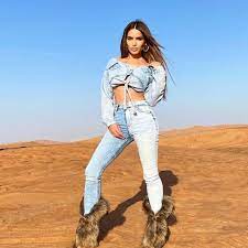 On y retrouve notamment des révélations sur jeremstar, le couple manon marsault et julien tanti ou encore sur la sulfureuse kim glow. Manon Marsault Les Marseillais Lynchee A Cause De Sa Derniere Photo Toutes Les Actualites Des People