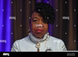 Mother of eric garner hi-res stock photography and images