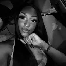 Anyone with their nipples pierced, how bad was the pain and who would you  recommend for a piercer? I'm wanting to get mine done and just want to be  prepared 😂 I