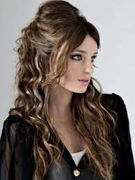 This hairstyle may seem very simple, but you will be surprised how something so easy looks so pretty. Semi Formal Hairstyles For Long Curly Hair Formal Hairstyles For Long Hair Long Curly Hair Half Updo Hairstyles