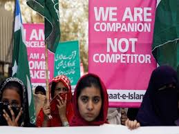 Пакистанские женщины уверяют, что беременеют от камней. Pakistan Women Activists Facing Blasphemy Allegations After Aurat March