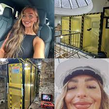 Scarlett Bradford's Instagram, Twitter & Facebook