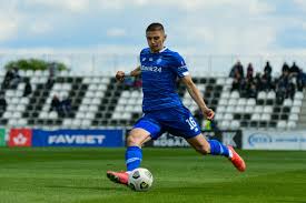 Зріст 180 см, вага 71 кг. Artem Frankov Mikolenko Shozhe Na Perelom