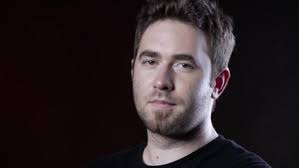 În 9 noiembrie, andrei găluţ a suferit o intervenţie chirurgicală, la braţul drept, care a fost cel mai afectat de arsuri, conform rudelor sale. La 4 Ani De La Colectiv Cantaretul Andrei Galut Nu Si A Revenit Wowbiz