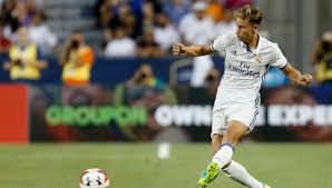 Con trabajo e ilusión se pueden alcanzar grandes metas. Real Madrid News Real Madrid Midfielder Marcos Llorente Signs Extension To Stay At Club Until 2021 Sport360 News