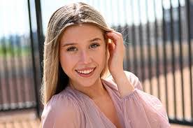 Abigail Newbold's Instagram, Twitter & Facebook