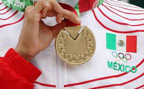 Fue en 1932 , en los ángeles, cuando aparecieron las primeras medallas para la delegación mexicana. Mexico Se Cuelga Seis Medallas En Halterofilia En Jcc
