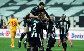 Süper lig'in bitimine 2 hafta kala şampiyonluk yarışı tüm hızıyla devam ediyor. Besiktas Belki De Sampiyon Oldu
