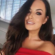 Alisha Wade's Instagram, Twitter & Facebook