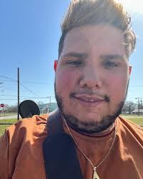 Adrian Onate's Instagram, Twitter & Facebook