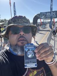 New year, same me. Today, I participated in the Sam Houston Park 10k. The  weather was great for a run. Although I hadn't run 6 miles since my 10k in  October, I