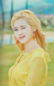 Twicezine Hawaii S Twice Scan Twice Sana Kpop Girls Korean Girl