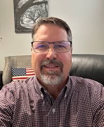 Casey Bradshaw's Instagram, Twitter & Facebook