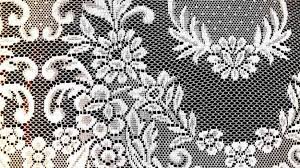 Potrete ammirare degli splendidi modelli a pannello con ricami a mano oppure delle tende a caduta perfette sia per finestre che per balconi. Tende Per Il Bagno Country Raffinatezza Bucolica Dalani E Ora Westwing