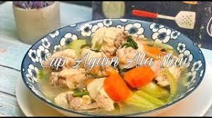 Setelah sup ayam thai benar2 masak bubuhi secukupnya minyak wijen untuk meningkatkan rasa.dan boleh ditambah kecap bila dirasa kurang asin plus sambal. Resepi Sup Ayam Ala Thai Youtube