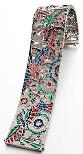 Art Deco Egyptian Revival Ruby Sapphire Emerald And Diamond Platinum Bracelet By Oscar Heyman L Art De Bijoux Bijoux Art Deco Bijoux Rubis