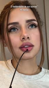 Leona Hinton's Instagram, Twitter & Facebook