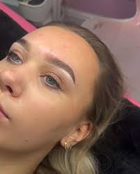 Anyone know anywhere for a short notice eyebrow wax and tint in withernsea  please?