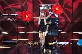 Seule émission à mettre en avant toutes les formes d'arts à la télévision, « la france a un incroyable talent » célèbre sa 15e saison sur m6 ! Video Originaire De Gironde La Magicienne Lea Kyle Bluffe Le Jury De La France A Un Incroyable Talent Actu Bordeaux