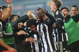 Bu sonuçla birlikte beşiktaş'ın puanı 16'ya yükseldi. Besiktas Fenerbahce Yi Deplasmanda 4 3 Maglup Etti Evrensel