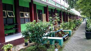 Stasiun ini dijadikan salah satu lokasi pengambilan video musik oleh grup musik rock yogyakarta, sheila on 7, dalam lagu yang berjudul tunggu aku di jakarta pada tahun 2000 dan penyanyi asal yogyakarta yang merupakan pemenang kedua (runner up) indonesian idol 2010, citra scholastika, dalam lagunya yang berjudul pasti bisa pada tahun 2012. Cet Taman Sekolah Yang Unik Cet Taman Sekolah Yang Unik Unik Dan Indah 6 Desain Jurang Iman