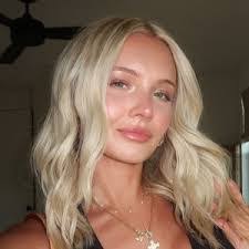 Tori Lunsford's Instagram, Twitter & Facebook