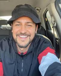 A single “Hey” from you could light up my whole day… But silence is all I  get 💔