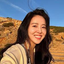 Jinghan Yang (@yvonnemartin132k30) • Threads, Say more