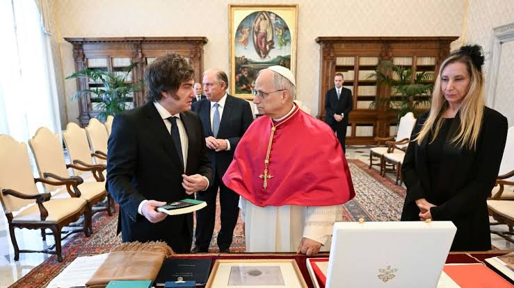 Javier Milei se reunió por 45 minutos con el papa León XIV: confirmó que  visitará la Argentina - LA NACION