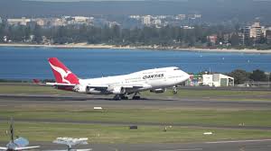 4k Another Australian Icon Goes Overseas Qantas Boeing 747 Flies Off For Storage In The Usa Youtube In 2020 Boeing 747 Boeing Australian Icons