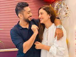 Her current age 32 years. Neha Kakkar Rohanpreet Gauahar Khan Zaid Darbar Tv Couples Who Have A Huge Age Gap