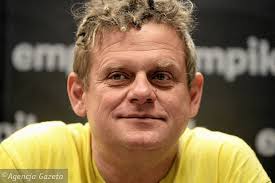 Il est le leader du groupe kult. Cieszanow Rock Festival Kazik W Muzycznym Triathlonie Zastrzyk Pasji W Trudnych Czasach