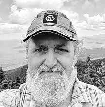 Ellis Mullins's Instagram, Twitter & Facebook