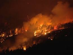 Otra de las zonas comprometidas por las llamas es la colindante a la localidad de el. Tormentas De Fuego En La Patagonia Argentina Desinformemonos