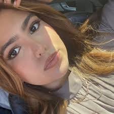 Molly Noel's Instagram, Twitter & Facebook