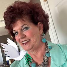 Using mom's wedding dress for sister's wedding?