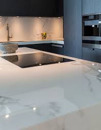 Algo que está muy de moda y muy elegante son las cubiertas en marmol negro marquina, en una. Encimeras De Cocina Ventajas De Optar Por El Marmol Madridiario