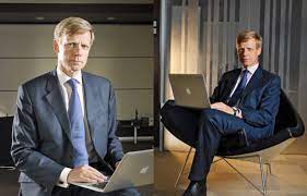 Over de familie van groningen staan twee bijzonderheden vermeld, er is in de 18e eeuw een geloofsconflict geweest tussen de familie van groningen en steven van delden over het dragen van een pruik en een te rijke zilveren gesp. Steven Van Groningen Vali Mirea Photography