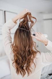 How To Use Dry Shampoo And The Best Dry Shampoo Ever Lauren Mcbride Best Dry Shampoo Using Dry Shampoo Curly Hair Styles Naturally