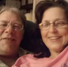 What does his hair look like?