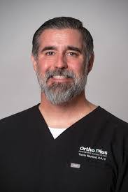 Travis Warford's Instagram, Twitter & Facebook