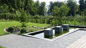 Wasserspiel Gartenbau Landschaftsbau Gartenpflege