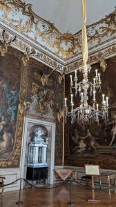 Das schloss bruchsal in 2030 bildern. Schloss Moritzburg Innen Chaos Queen