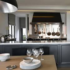 Une Cuisine De Chef Realisee Dans Un Espace Invitant Au Partage 4 Cuisine Piano De Cuisson Cuisine De Qualite