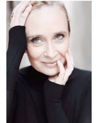 Marie Berard, Officiel. #photography #photographer #picoftheday #beauty  #blackandwhite #fun #model #dancer #smile😊 #leatherjacket #street  Alexandra Berger