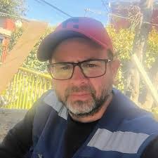 Q significa “te falta mucha calle”? Mi amigo de Venezuela me dijo eso pero  él no quiere explicarme. 🙄