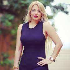 مي حلمي ونشرت الإعلامية المصرية عبر خاصية القصص الملحقة بـ حسابها الرسمي في منصة تطبيق فيسبوك، منشوراً مقتضباً حول نيتها وتفكيرها جدياً في الاعتزال، كتبت فيه: بـ فكر جدياً بـ اعتزال كل شيء. Mai Helmy Ù…ÙŠ Ø­Ù„Ù…ÙŠ Maihelmy Twitter