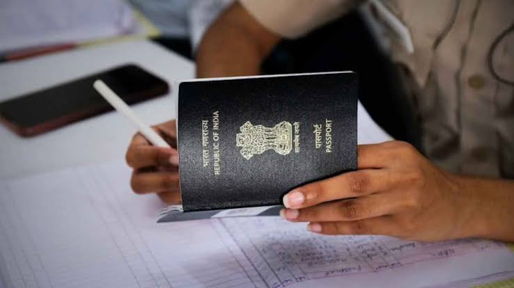 পাসপোর্ট যাচাইয়ের দায়িত্ব থানার বদলে SCO, কী হবে পড়ে থাকা আবেদনগুলোর? | Responsibility of Passport Verification Shifts from Local Police to SCO in Kolkata | India Hood Bangla |
