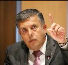 Recuperar la soberanía exige enfrentar la deuda Si Costa Rica quiere  recuperar su soberanía económica, debe comenzar por asumir con seriedad la  pesada deuda acumulada en apenas cuatro administraciones. Durante este  período,