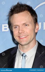 Joel McHale imagen de archivo editorial. Imagen de llegar